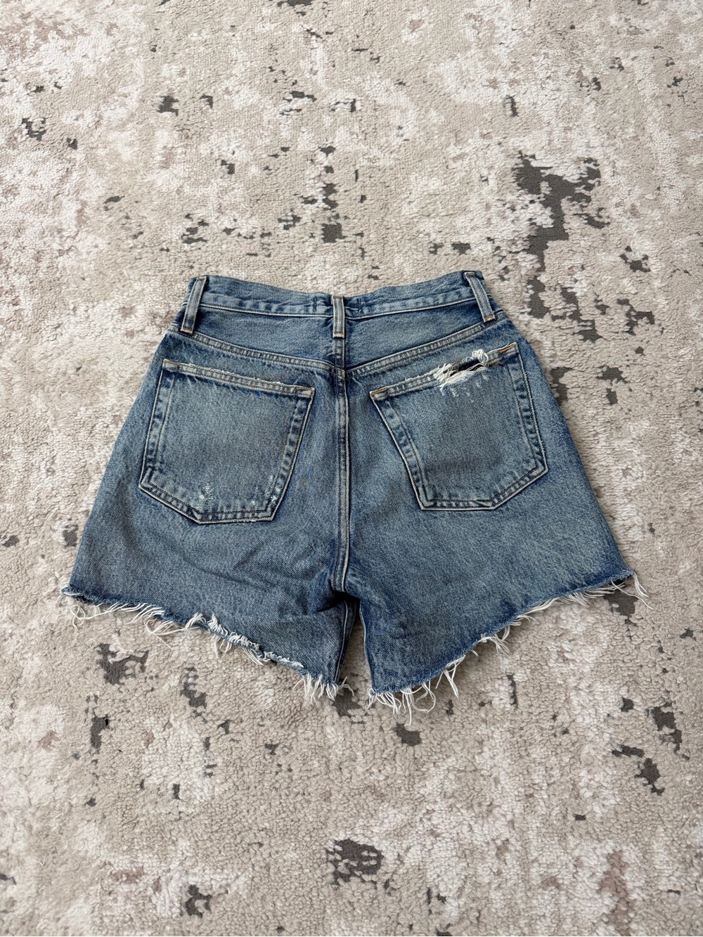 Agolde Riley High Rise Cut-Off Denim Shorts Size 25 - Picture 4 of 6